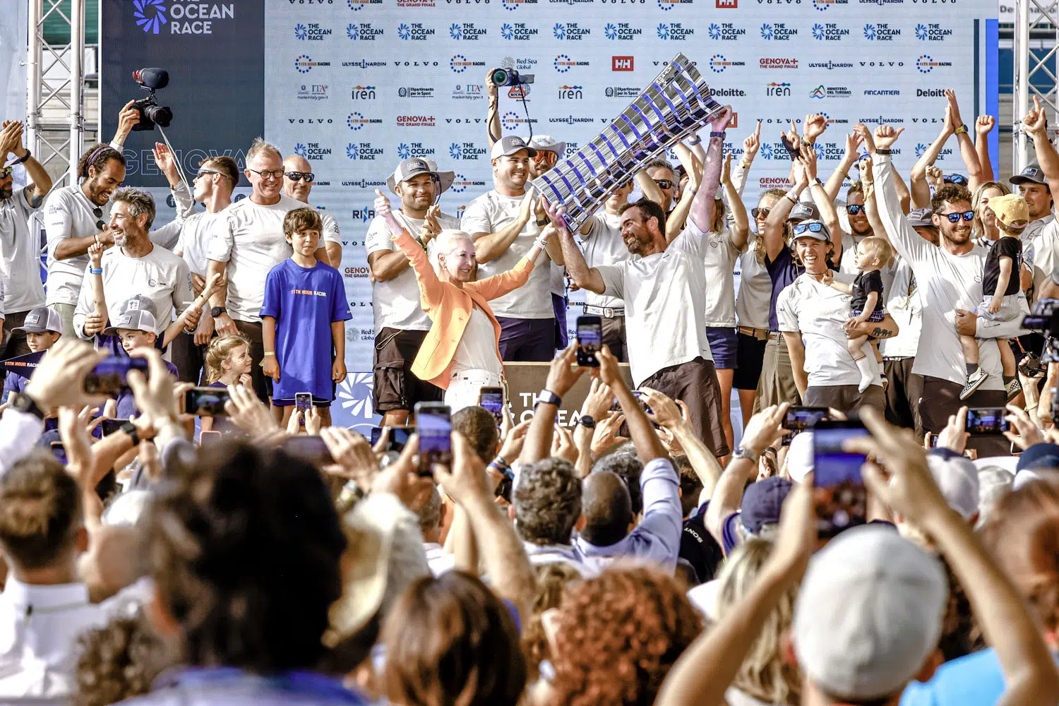 @media24.fr 11th Hour Racing Team triomphe dans The Ocean Race