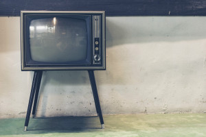 Un mois record pour TF1 en Juillet 2023 : leadership et hausse significative sur toutes les cibles