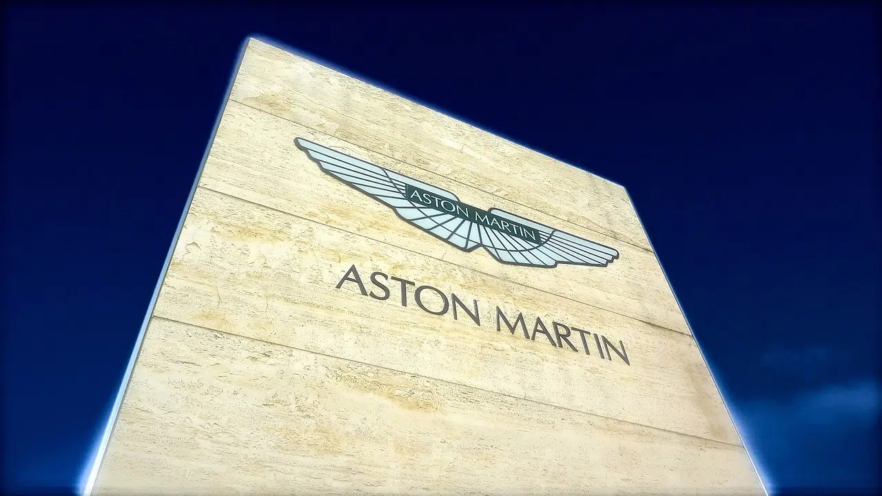 Révolution automobile : Aston Martin redéfinit le futur du luxe ! Révolution automobile : Aston Martin redéfinit le futur du luxe !