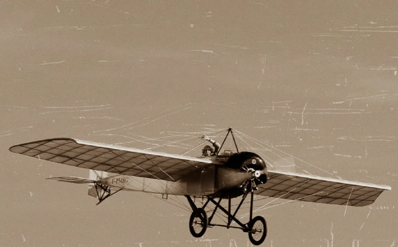 Roland_garros-min C'est arrivé un 23 septembre : Roland Garros traverse la méditerranée sans escale en avion