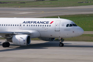 Anniversaire Air France : 90 ans d'élégance avec une exposition exceptionnelle aux Galeries Lafayette