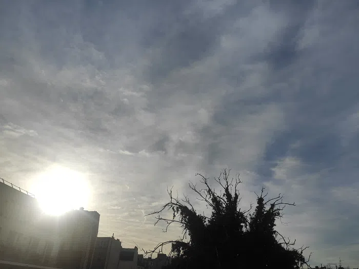 Pourquoi le ciel est-il bleu ?