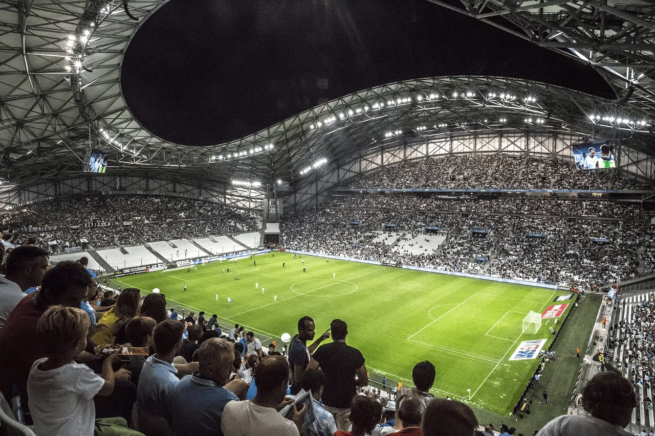 Histoire d'un derby : OM et le PSG, un conflit au cœur du football français Histoire d'un derby : OM et le PSG, un conflit au cœur du football français