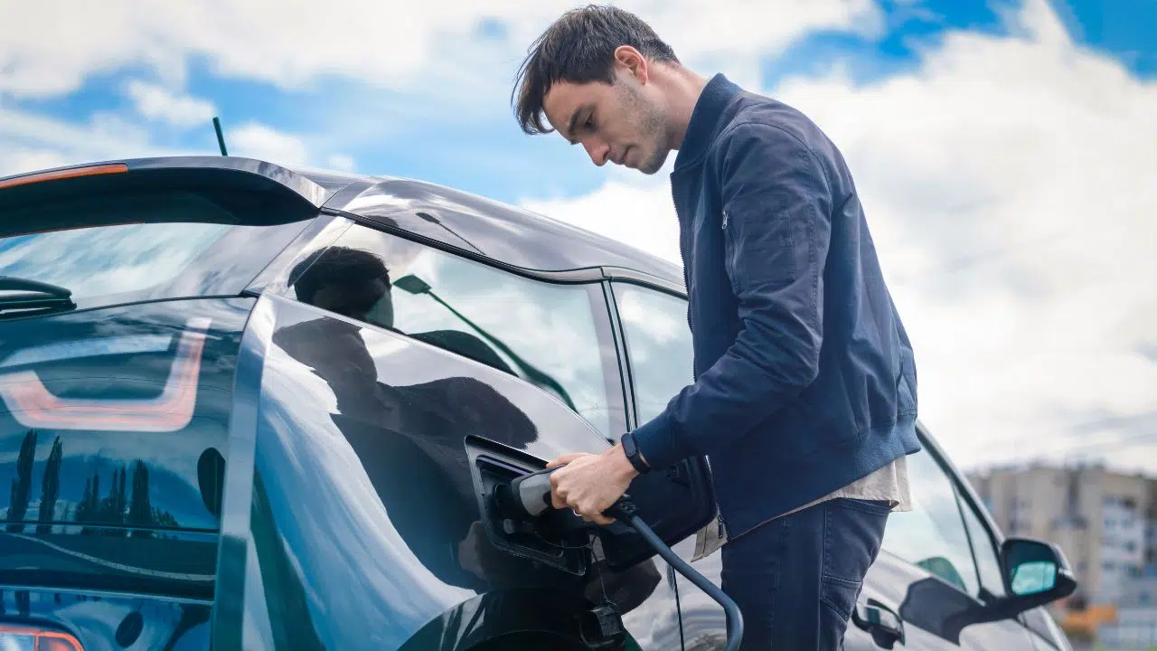 TotalEnergies vient de franchir la barre des 1 000 chargeurs à haute puissance (HPC) sur le territoire français TotalEnergies vient de franchir la barre des 1 000 chargeurs à haute puissance (HPC) sur le territoire français