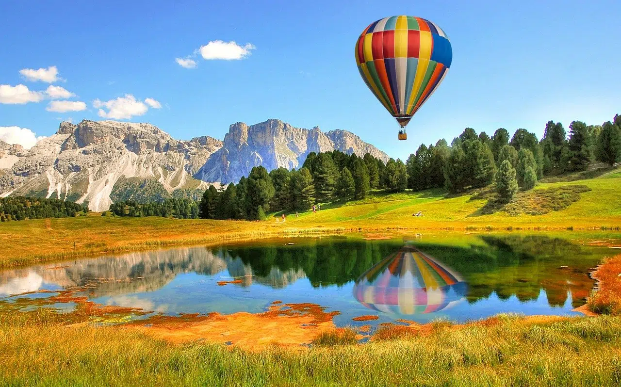 C'est arrivé un 19 octobre : premier vol humain en montgolfière en 1783 C'est arrivé un 19 octobre : premier vol humain en montgolfière en 1783