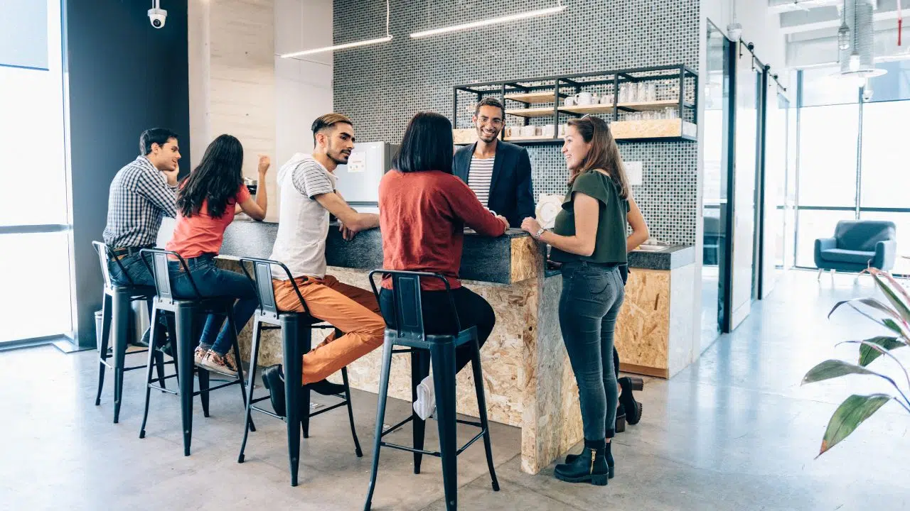 Ce dont on parle vraiment à la machine à café : Révélations de l'IFOP pour Compte Pro Ce dont on parle vraiment à la machine à café : Révélations de l'IFOP pour Compte Pro