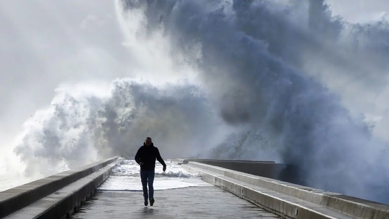 Tempête Domingos : Quand les éléments déchaînés redéfinissent l'urgence en France Tempête Domingos : Quand les éléments déchaînés redéfinissent l'urgence en France