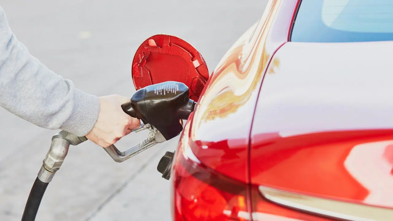 Effondrement des prix du pétrole : Quelles conséquences à la pompe pour les Français ? Effondrement des prix du pétrole : Quelles conséquences à la pompe pour les Français ?