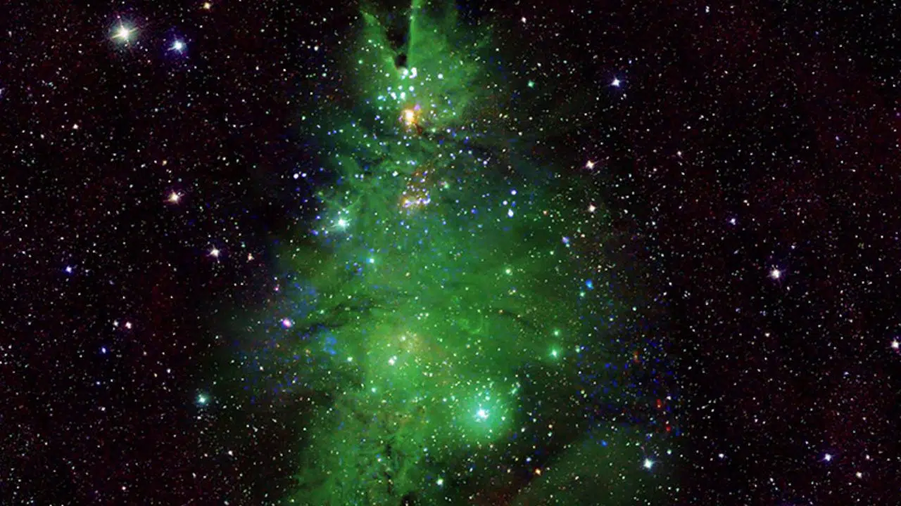 La Nasa dévoile une photo d'un amas d’étoiles représentant un sapin de Noël La Nasa dévoile une photo d'un amas d’étoiles représentant un sapin de Noël