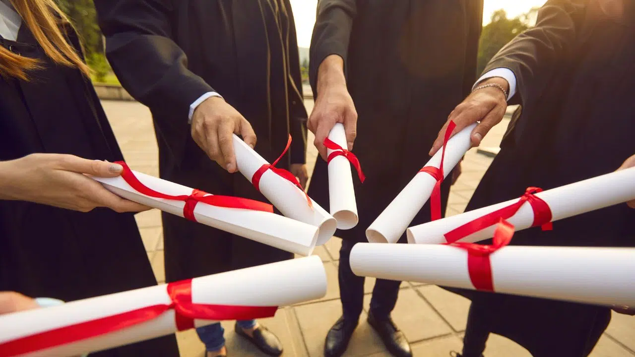 Lancement du futur service public de VAE (Validation des Acquis de l’Expérience) Une simplification Lancement du futur service public de VAE (Validation des Acquis de l’Expérience) Une simplification