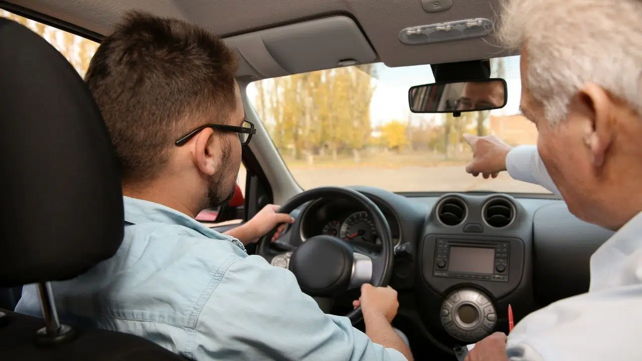 Le permis de conduire accessible dès 17 ans dès janvier 2024 Le permis de conduire accessible dès 17 ans dès janvier 2024