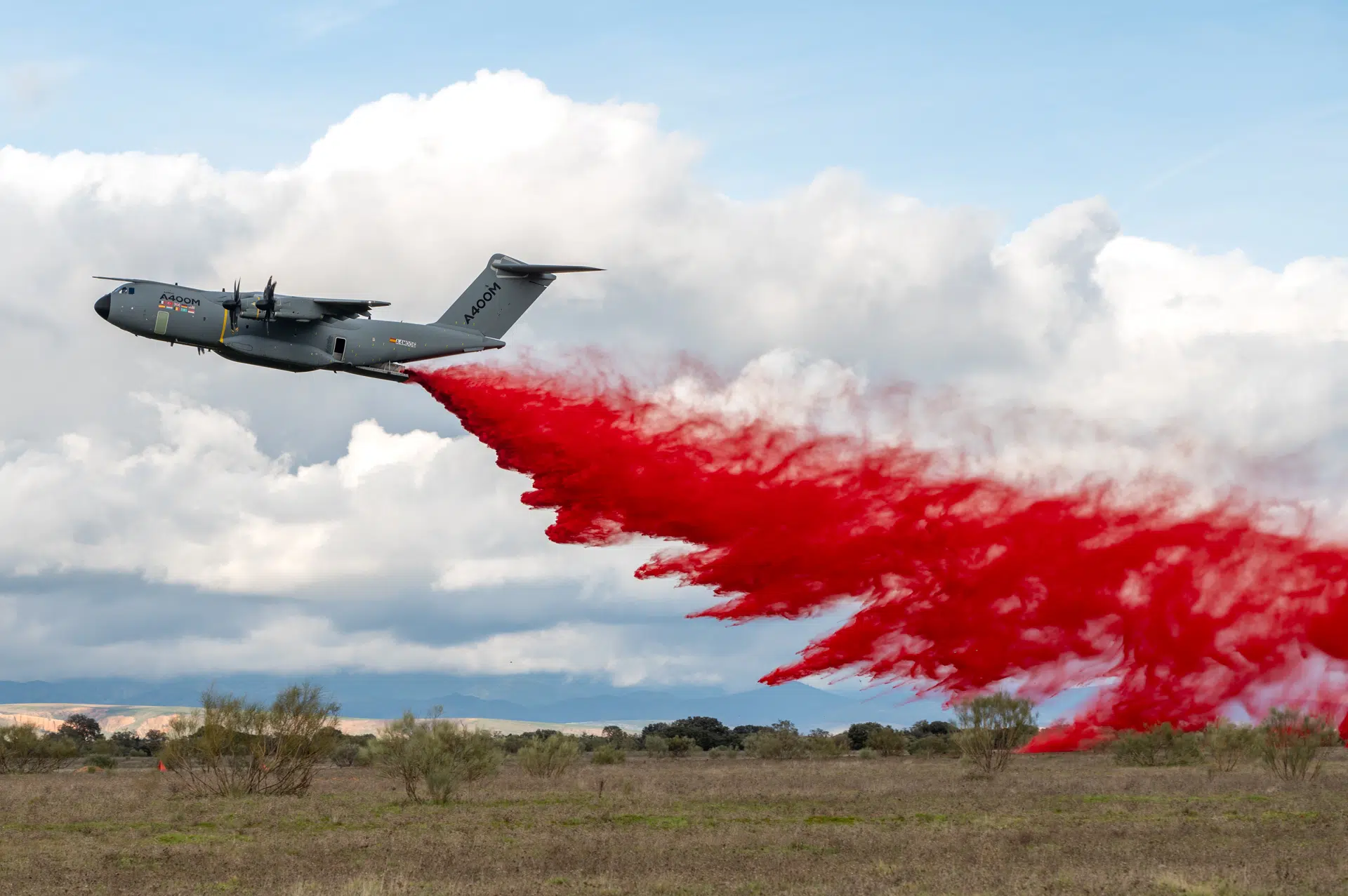 Airbus innove avec le kit prototype A400M pour la lutte contre les incendies Airbus innove avec le kit prototype A400M pour la lutte contre les incendies