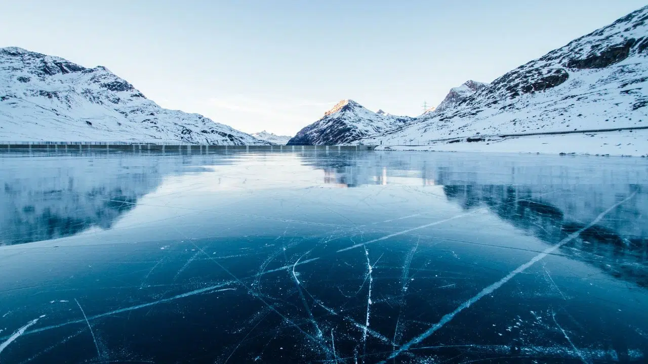 Grand Froid : l'alerte neige-verglas étendue à l'Isère, la Savoie et la Haute-Savoie Grand Froid : l'alerte neige-verglas étendue à l'Isère, la Savoie et la Haute-Savoie