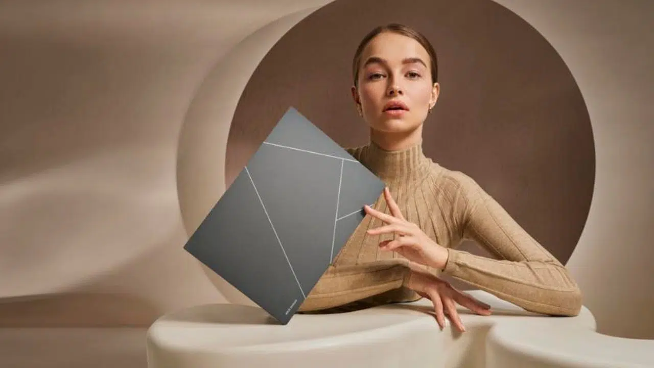 1cm d'épaisseur et 1kg : L'ordinateur portable OLED de 13,3 pouces le plus fin au monde ! 1cm d'épaisseur et 1kg : L'ordinateur portable OLED de 13,3 pouces le plus fin au monde !