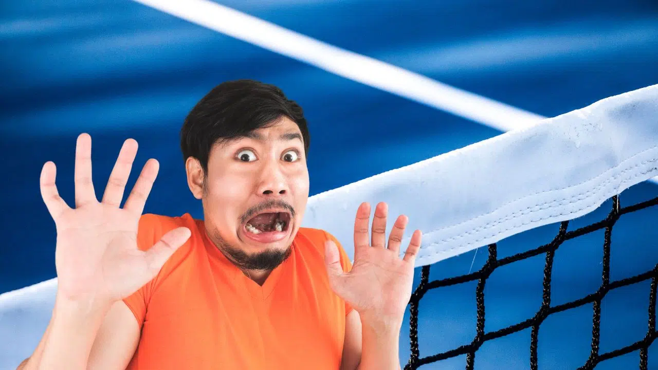 Djokovic fébrile face au 178ème mondial de 18 ans. La fin d'une légende Djokovic fébrile face au 178ème mondial de 18 ans. La fin d'une légende