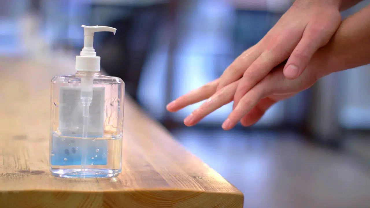 Il aurait pu devenir incroyablement riche Mais qui est l’inventeur du gel hydroalcoolique Il aurait pu devenir incroyablement riche Mais qui est l’inventeur du gel hydroalcoolique