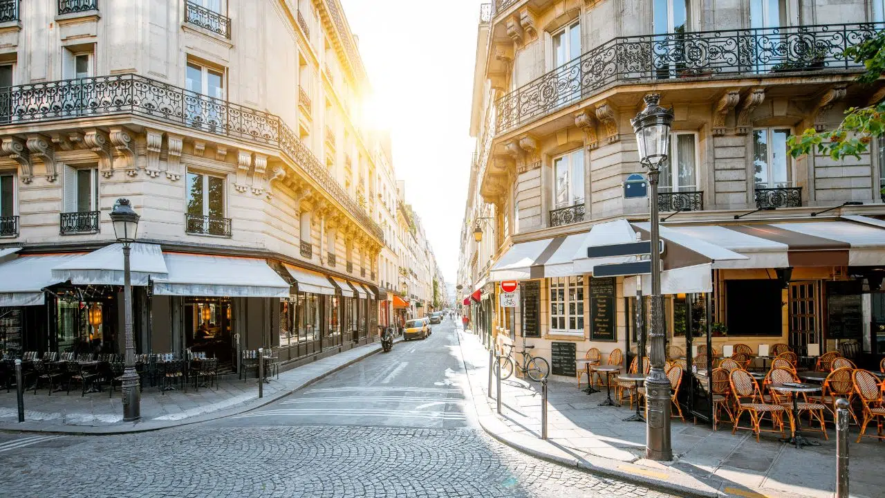 L’ANETT s’interroge Veut-on encore des touristes en France L’ANETT s’interroge Veut-on encore des touristes en France