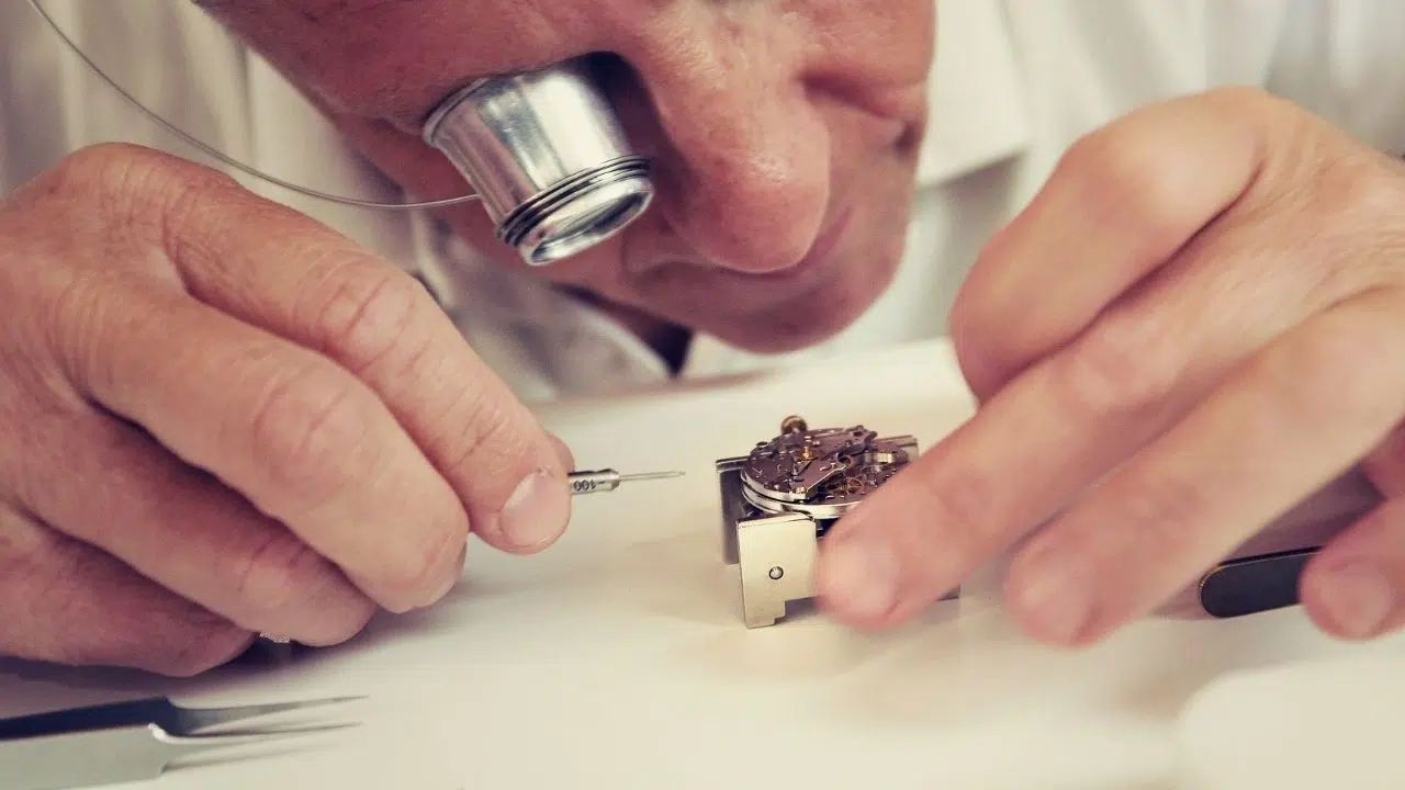 La montre de luxe la plus chère au monde un objet de convoitise et d'exception La montre de luxe la plus chère au monde un objet de convoitise et d'exception