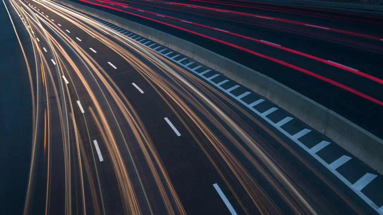 VINCI Autoroutes offre une réduction de 30 % sur le tarif d'un trajet régulier sans limitation de kilométrage mais... VINCI Autoroutes offre une réduction de 30 % sur le tarif d'un trajet régulier sans limitation de kilométrage mais...