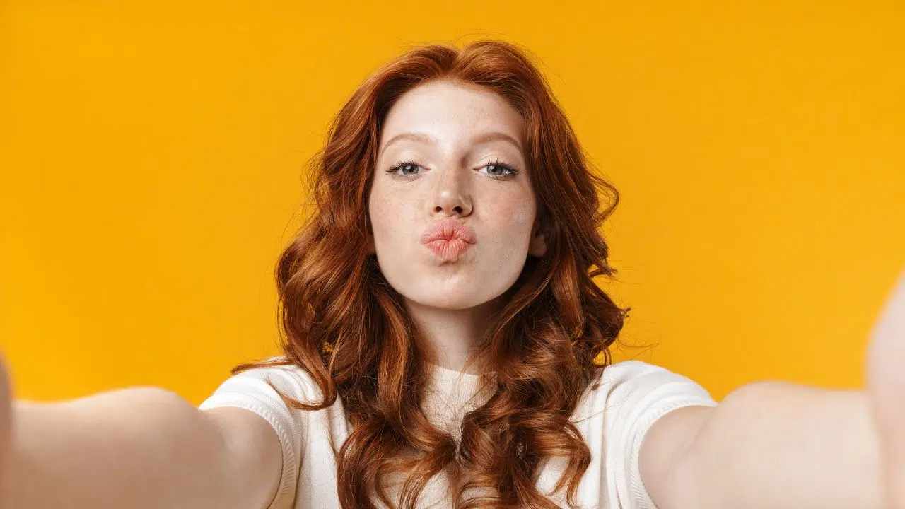 Vous devez embrasser un roux ou une rousse aujourd'hui ! Vous devez embrasser un roux ou une rousse aujourd'hui !