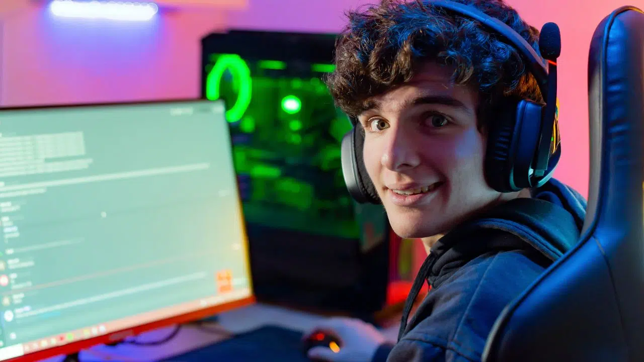 Un ado de 13 ans parvient à battre ce jeu légendaire pour la 1ère fois en 40 ans ! Un ado de 13 ans parvient à battre ce jeu légendaire pour la 1ère fois en 40 ans !