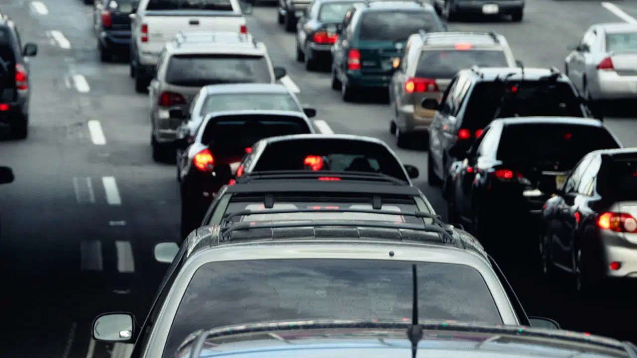 Bison Futé Évitez la catastrophe, les heures exactes où vous ne devez ABSOLUMENT pas prendre la route ! Bison Futé Évitez la catastrophe, les heures exactes où vous ne devez ABSOLUMENT pas prendre la route !