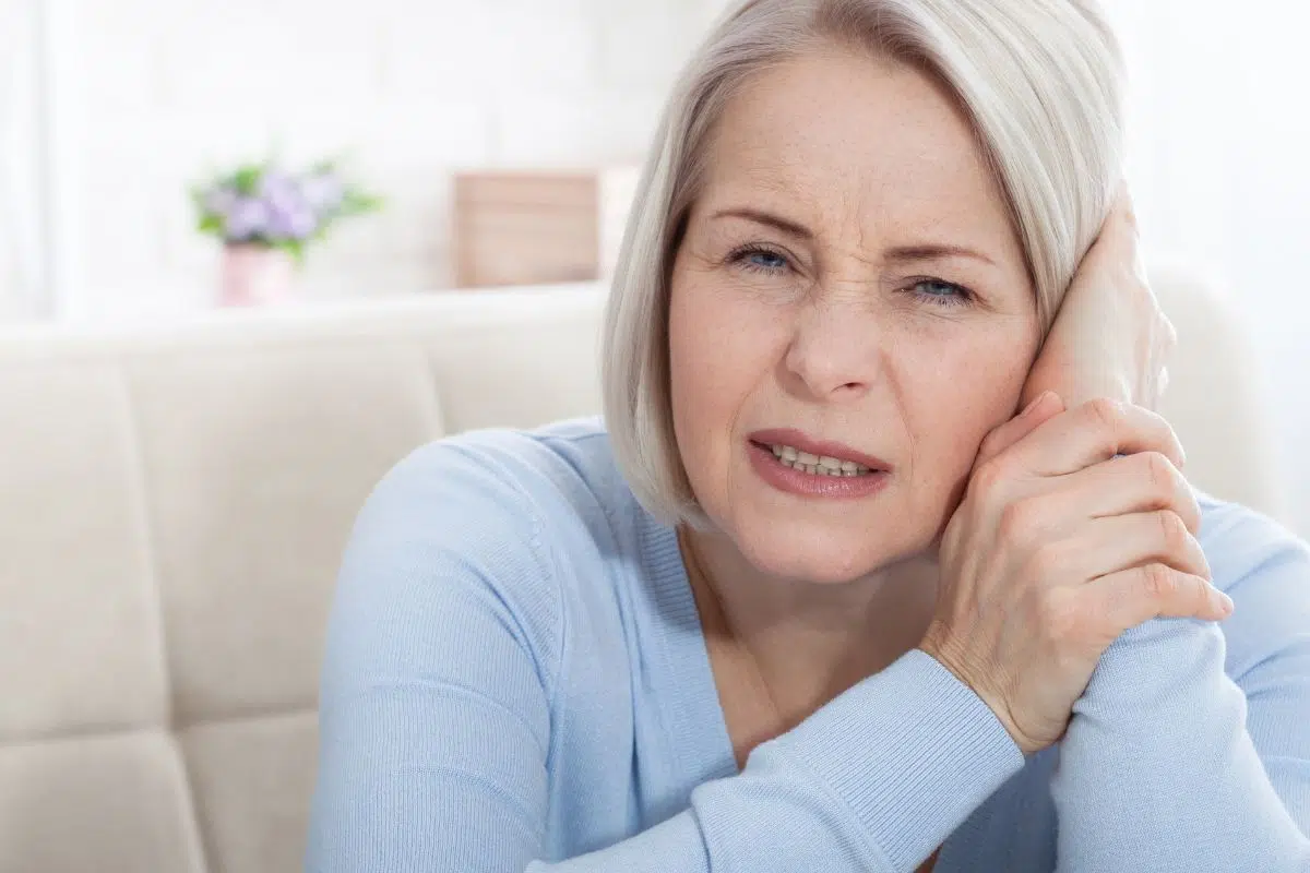 6 millions d'oreilles en détresse : La France face au défi des acouphènes 6 millions d'oreilles en détresse : La France face au défi des acouphènes