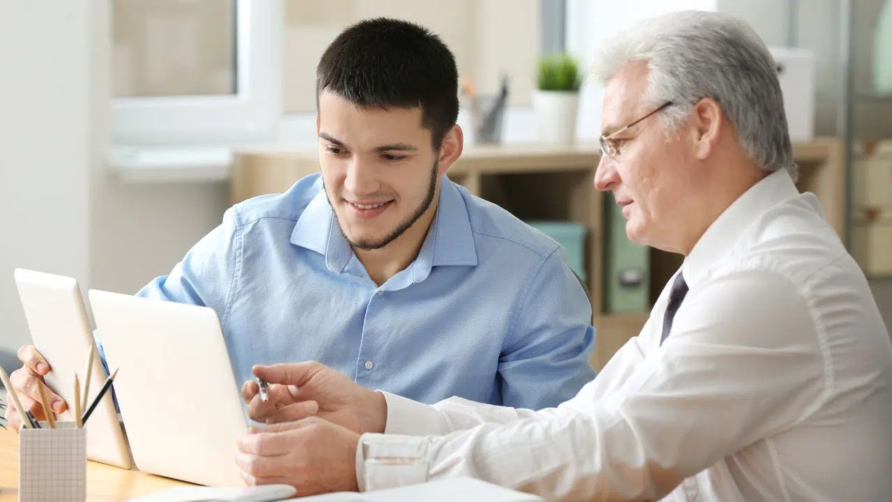 Les stages en Europe un tremplin vers l’emploi miné par les inégalités et le manque de qualité Les stages en Europe un tremplin vers l’emploi miné par les inégalités et le manque de qualité