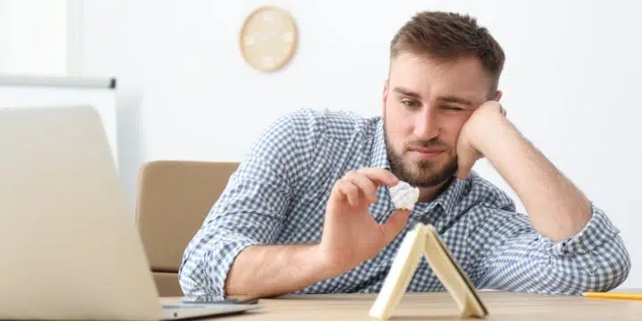 Vous ne croirez jamais ce que 89% des patrons font au lieu de travailler ! Vous ne croirez jamais ce que 89% des patrons font au lieu de travailler !