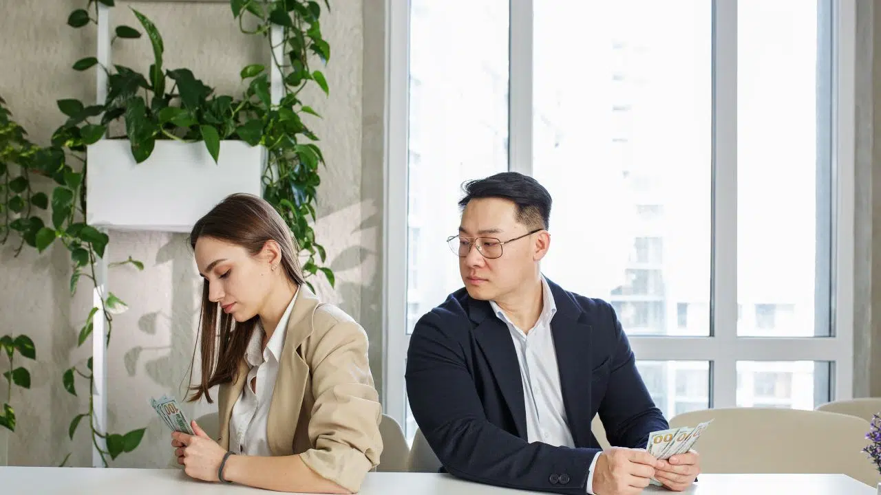 Nouvelle étude HEC les consommateurs prêts à payer plus pour l'équité salariale Nouvelle étude HEC les consommateurs prêts à payer plus pour l'équité salariale