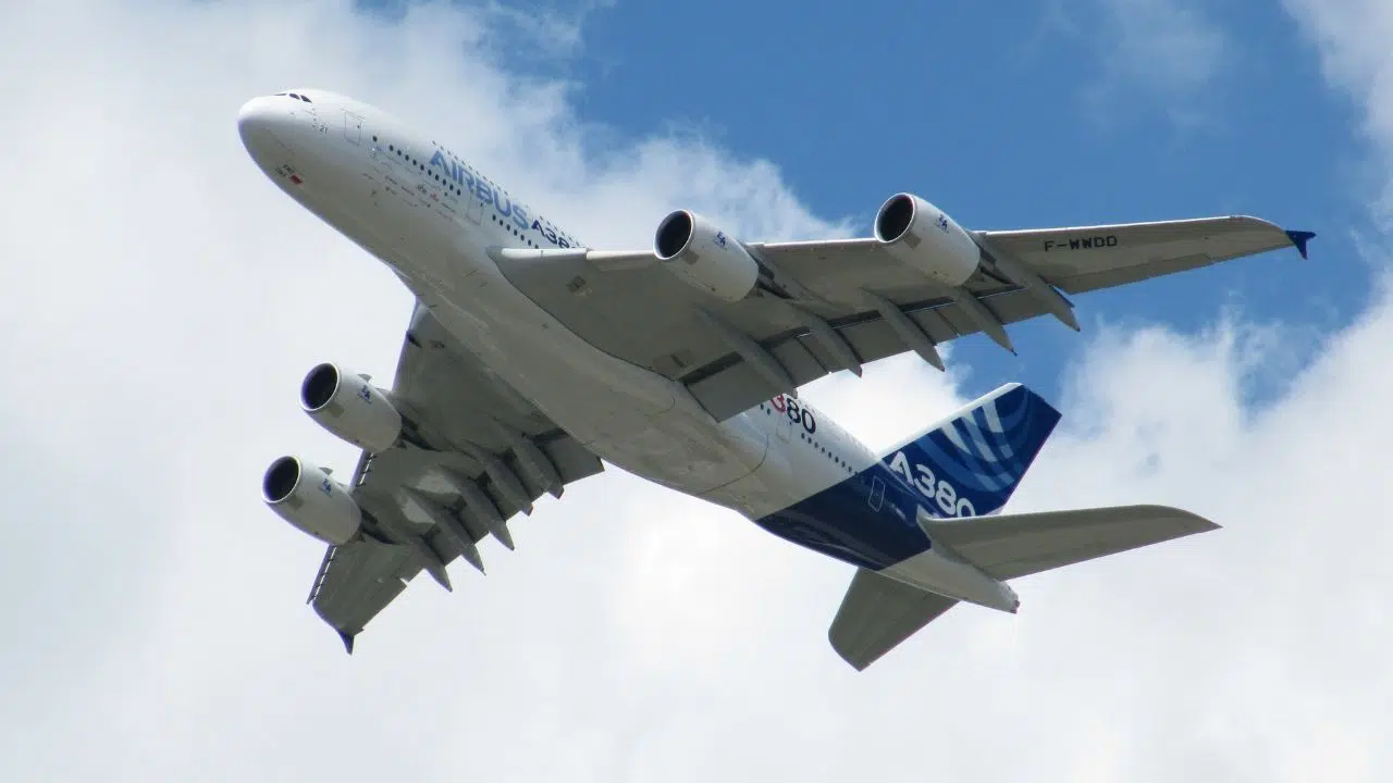 Pourquoi Airbus utilise le 3 et Boeing le 7 Entre symbolique et stratégie Pourquoi Airbus utilise le 3 et Boeing le 7 Entre symbolique et stratégie