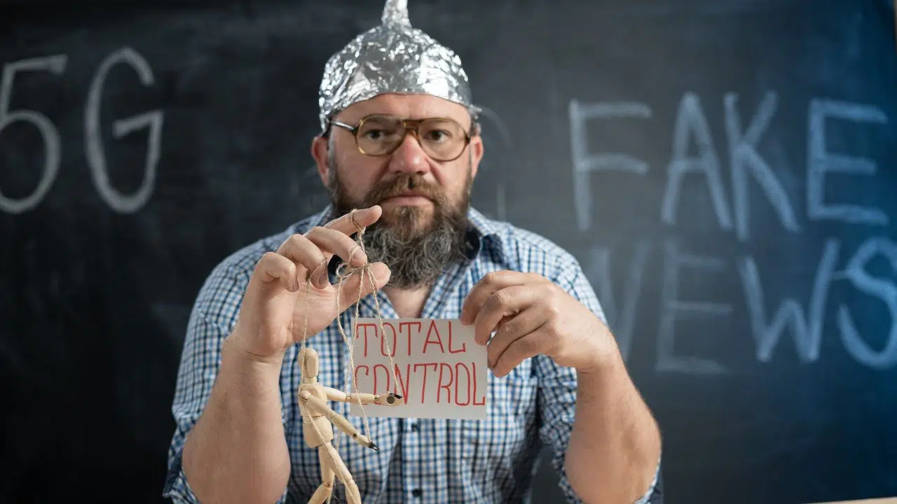 Révélations choc Pourquoi les Américains tombent dans le piège des théories du complot Révélations choc Pourquoi les Américains tombent dans le piège des théories du complot