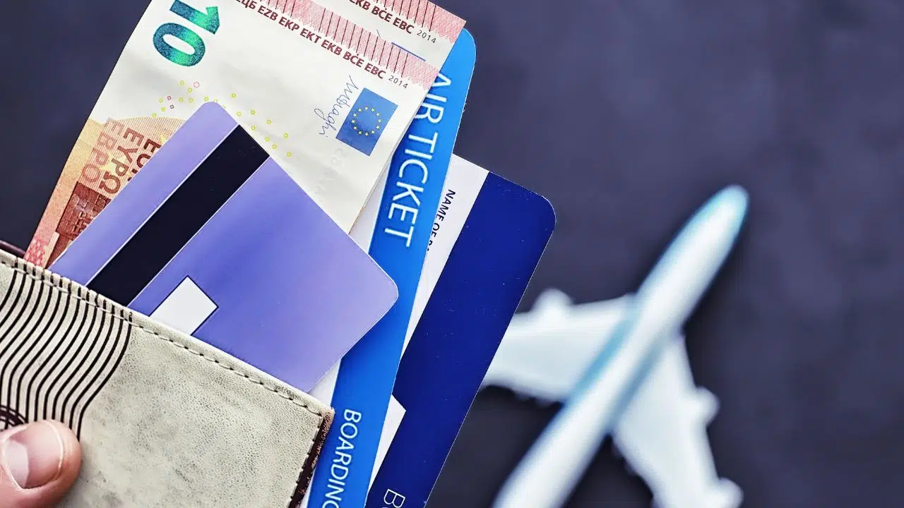 5 astuces pour payer vos billets d'avions moins chers 5 astuces pour payer vos billets d'avions moins chers