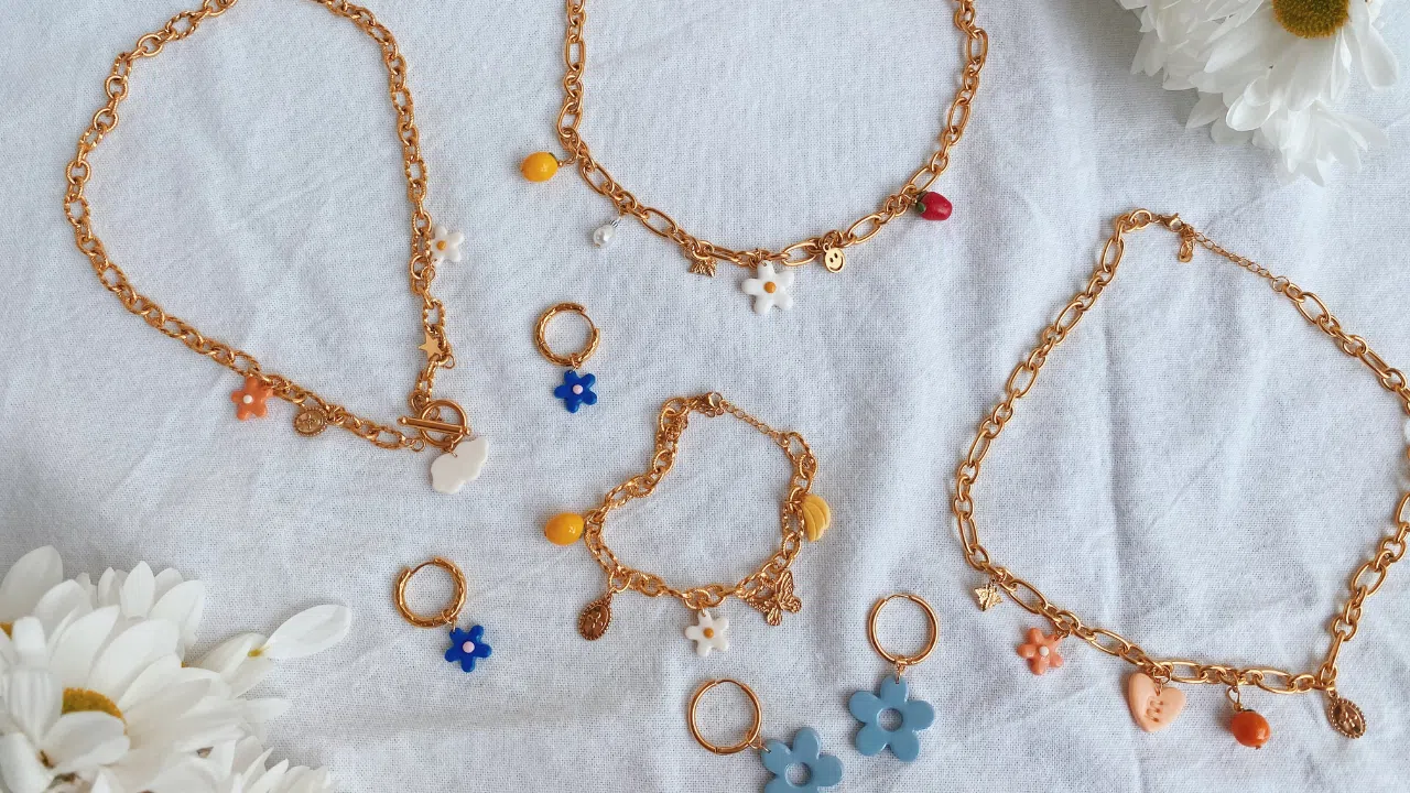 tendance été 2024 : les bijoux en pâte polymère