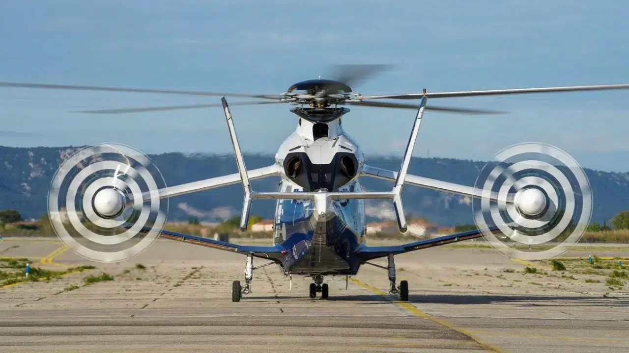 L'hélicoptère Racer peut atteindre 400kmh permet d'économiser jusqu'à 30 % de carburant en vol de croisière L'hélicoptère Racer peut atteindre 400kmh permet d'économiser jusqu'à 30 % de carburant en vol de croisière