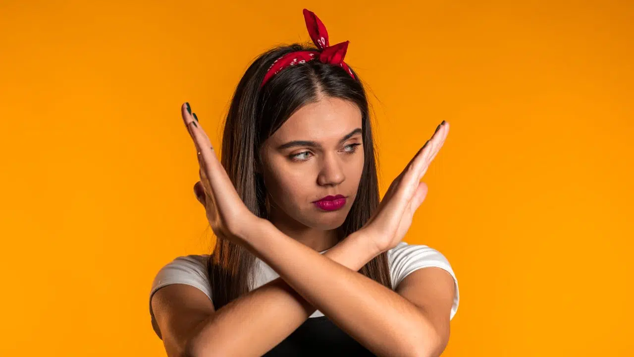 Déconstruire la négation Impacts et mécanismes dans le traitement neuronal des adjectifs Déconstruire la négation Impacts et mécanismes dans le traitement neuronal des adjectifs