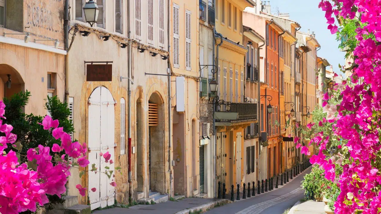 Faites vous partie des 1,8 million de Français qui verront leur adresse changer, qu’ils le veuillent ou non Faites vous partie des 1,8 million de Français qui verront leur adresse changer, qu’ils le veuillent ou non