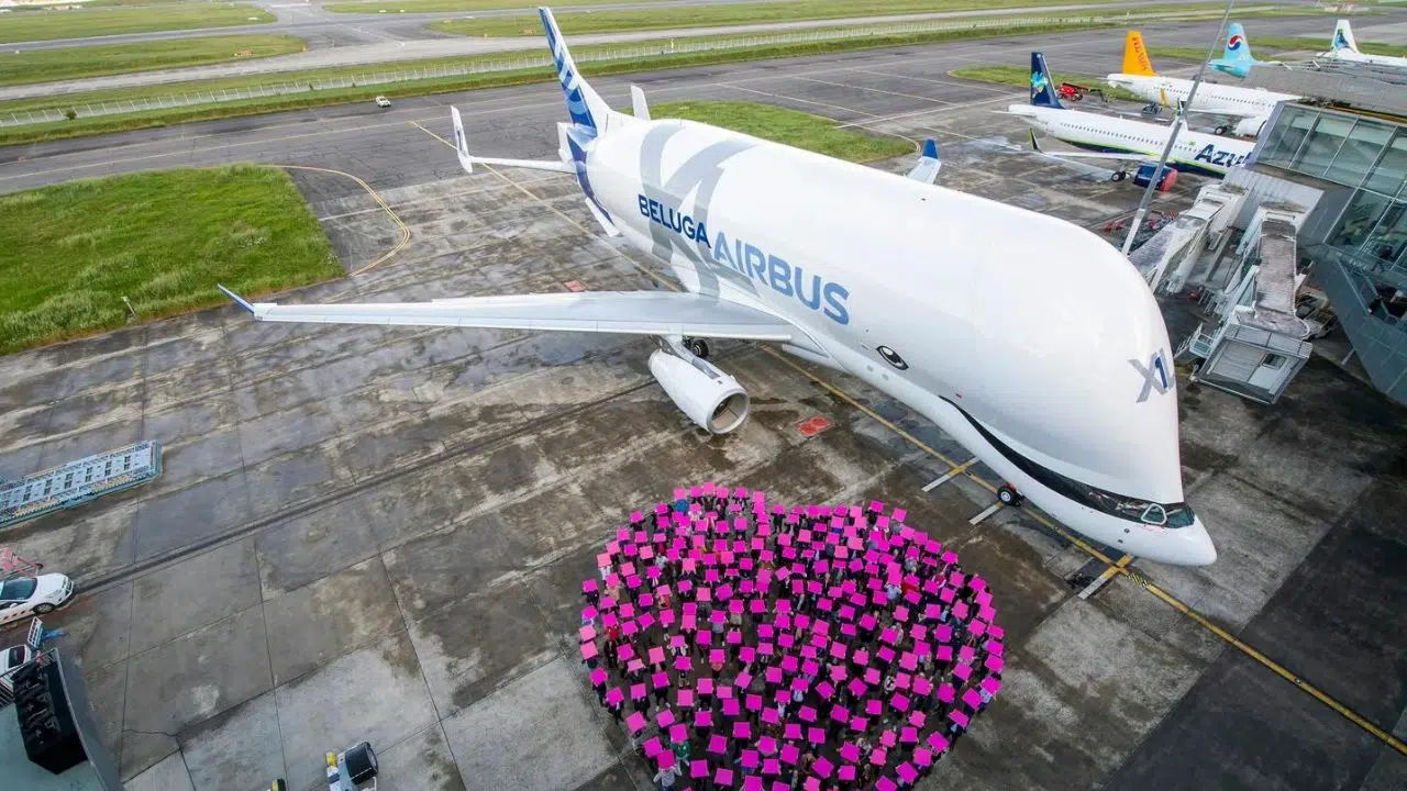 Le dernier BelugaXL, surnommé BXL offre une capacité de chargement très supérieure et réduit fortement les émissions de carbone Le dernier BelugaXL, surnommé BXL offre une capacité de chargement très supérieure et réduit fortement les émissions de carbone