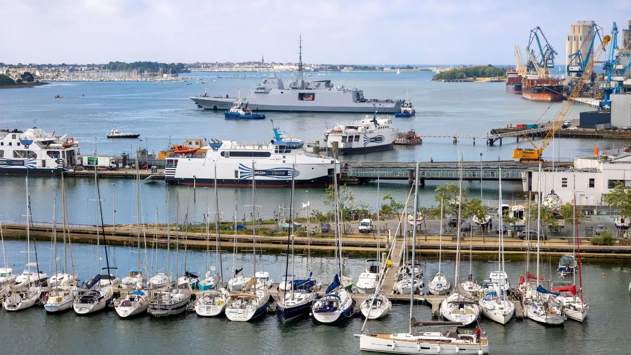 Les nouveaux défis des ports de la rade de Lorient Écologie et technologie au premier plan Les nouveaux défis des ports de la rade de Lorient Écologie et technologie au premier plan