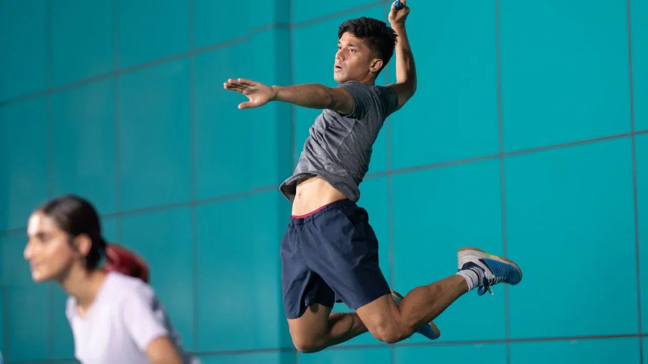 Ce sport de raquette enregistre un record de vitesse de smash à 565 kmh, plus rapide que la formule 1 Ce sport de raquette enregistre un record de vitesse de smash à 565 kmh, plus rapide que la formule 1