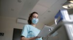 Etude mondiale, les femmes travaillant du secteur de la santé sont d'avantage victimes de violences verbales, de harcèlement sexuel et d’intimidation que les hommes et les hommes subissent davantage de violence physique