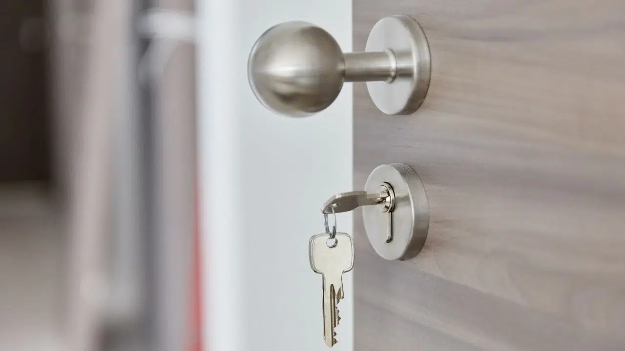 Pourquoi il ne faut pas laisser la clef dans la serrure