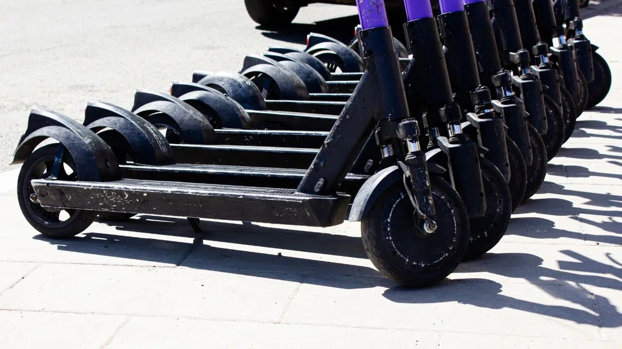 Augmentation alarmante des accidents et blessures liés aux trottinettes électriques Augmentation alarmante des accidents et blessures liés aux trottinettes électriques