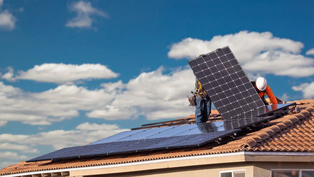 La France est à la traîne en photovoltaïque mais de combien La France est à la traîne en photovoltaïque mais de combien