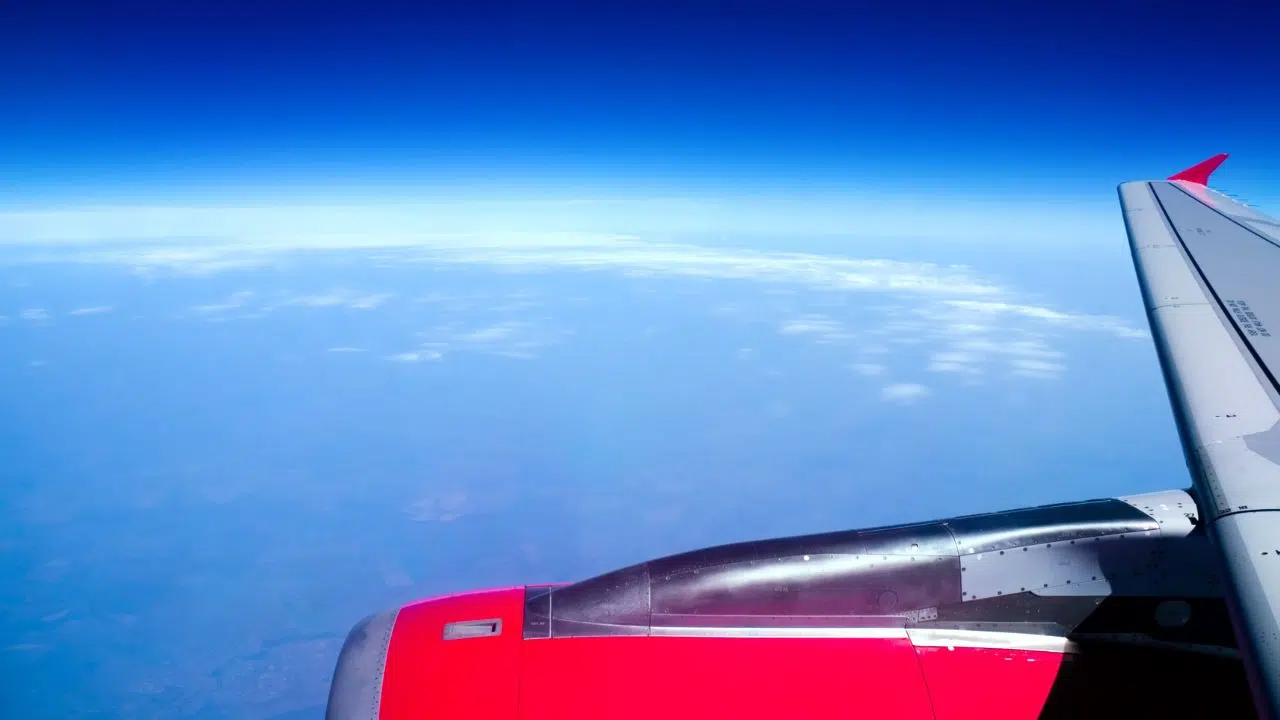 Le scientifique qui veut refroidir la planète en injectant du dioxyde de soufre dans la stratosphère (gaz toxique) Un coup de génie Le scientifique qui veut refroidir la planète en injectant du dioxyde de soufre dans la stratosphère (gaz toxique) Un coup de génie