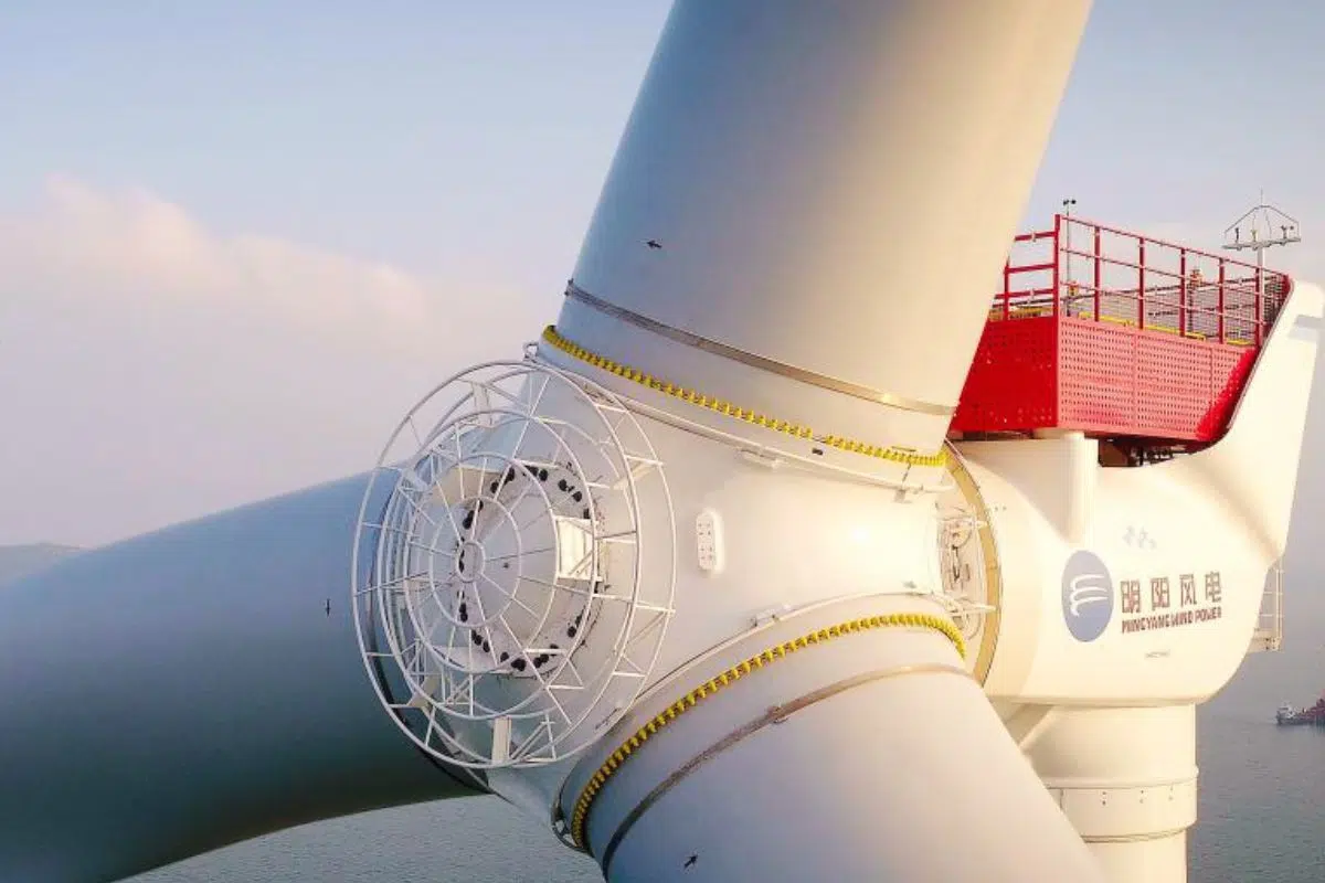 La plus puissante éolienne du monde prouve au monde le savoir-faire chinois en résistant à un typhon avec des vents de 223,6 km/h La plus puissante éolienne du monde prouve au monde le savoir-faire chinois en résistant à un typhon avec des vents de 223,6 km/h