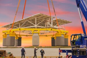 Encore une idée ingénieuse à laquelle personne n'avait jamais pensé pour produire de l'électricité à part les chinois : Des plateformes solaires flottantes