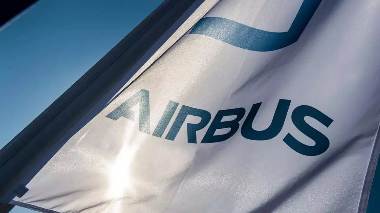 Airbus annonce la reconduction de Guillaume Faury et un changement de direction pour la branche des avions commerciaux Airbus annonce la reconduction de Guillaume Faury et un changement de direction pour la branche des avions commerciaux