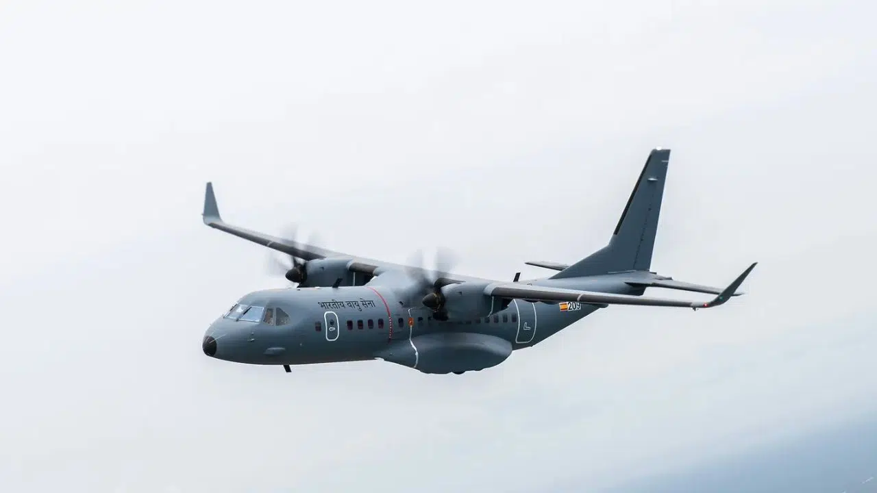 Airbus inaugurent une ligne d'assemblage visant à produire 56 avions c295 destinés à l'armée de l'air indienne