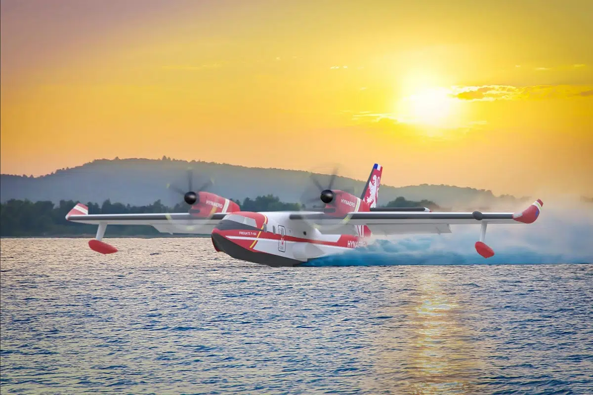 Cet avionneur français veut fournir une réponse européenne aux incendies de forêts avec un hydravion capable d’emporter 10 tonnes d'eau Cet avionneur français veut fournir une réponse européenne aux incendies de forêts avec un hydravion capable d’emporter 10 tonnes d'eau